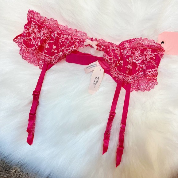 Victoria's Secret Lace Garter Belt NWT - Size XS/S - Picture 1 of 4